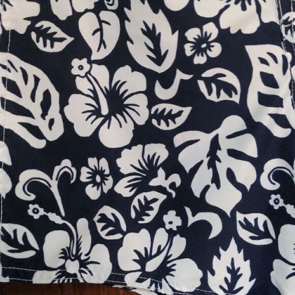 2 for $20 Sea Waves Nave Blue + White Floral Board Shorts Size 9 - Picture 2 of 6